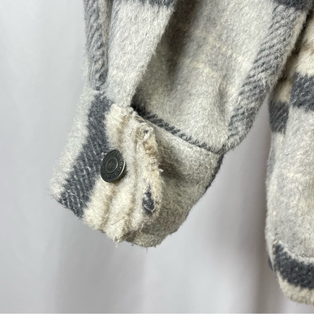 RSQ Medium Plaid Soft Fleece Shacket Cabin Fireside Woodsy Chore Barn Camp - Picture 8 of 11